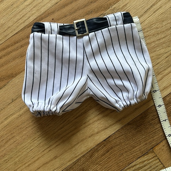 Build-A-Bear NY Yankees Uniform with Accessories - Picture 5 of 14